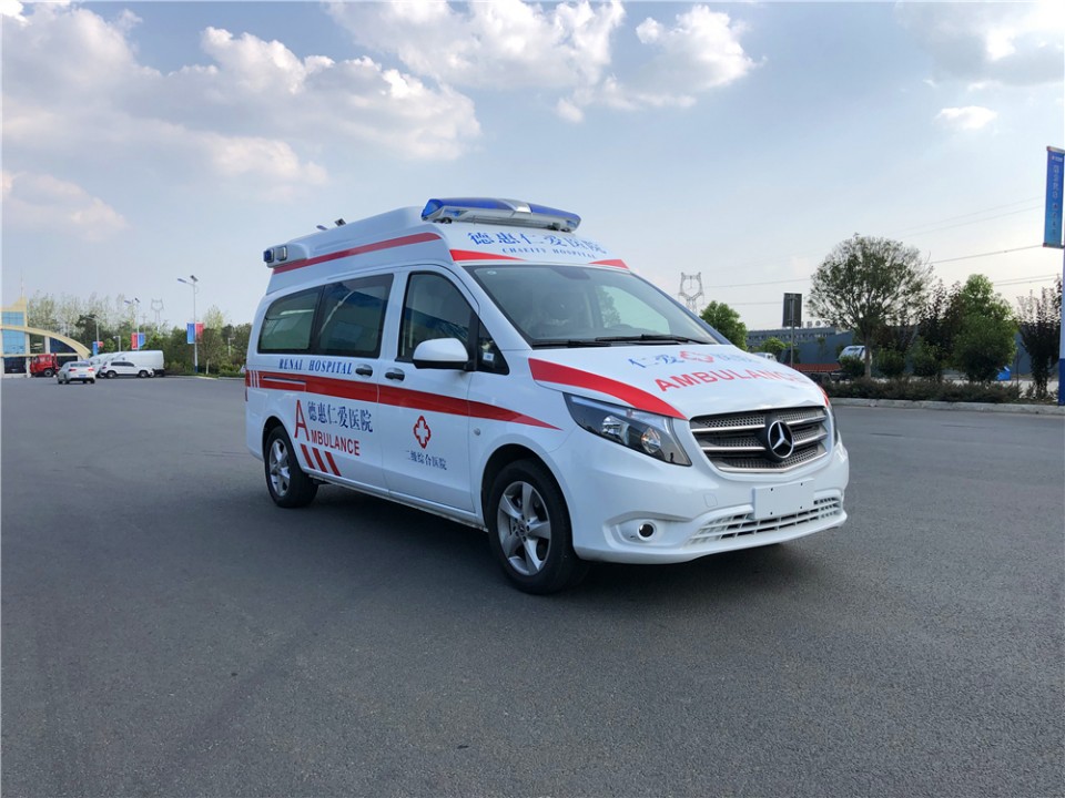 奔驰国六救护车 (13)